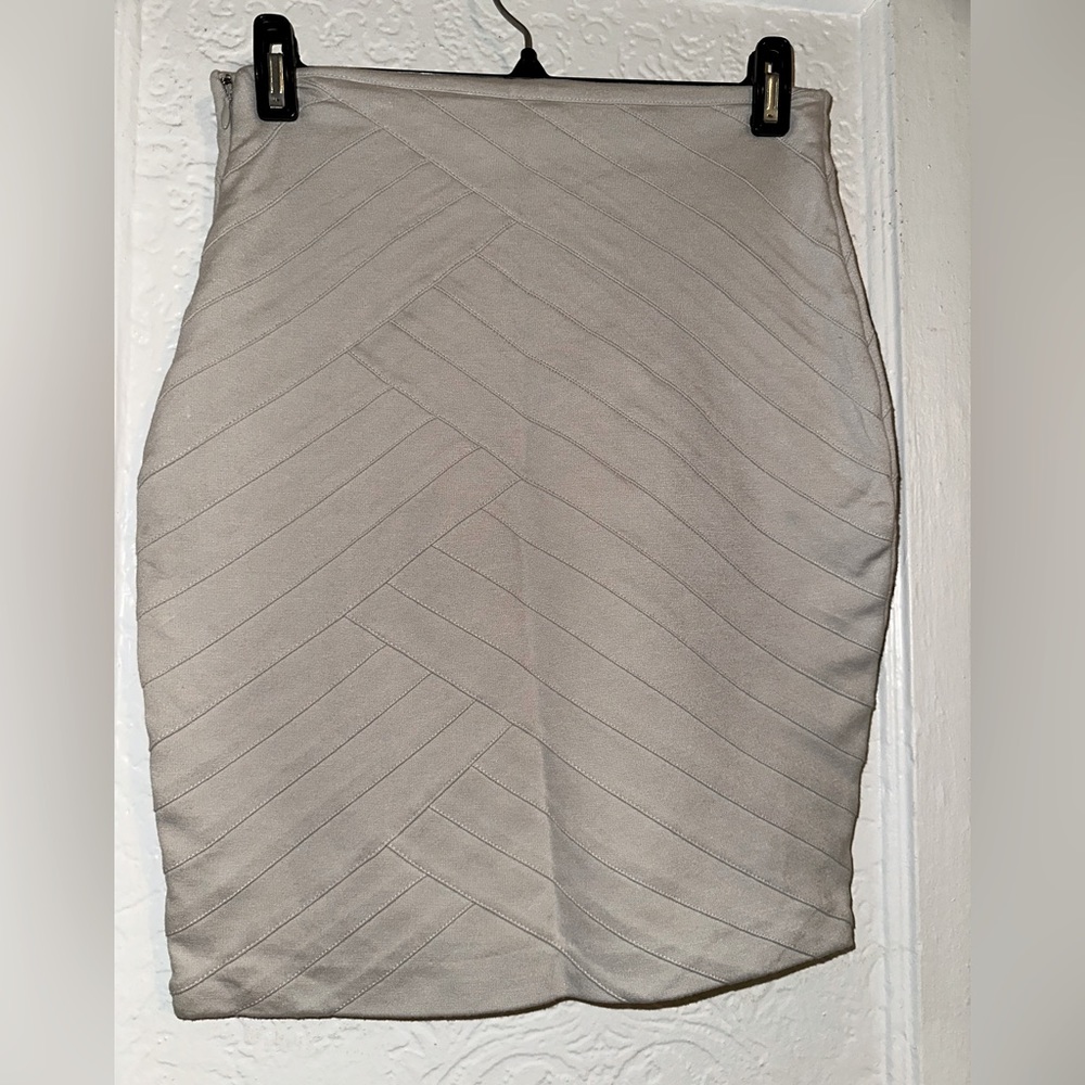 EXPRESS Women’s Bodycon Skirt in Beige - Size: 00